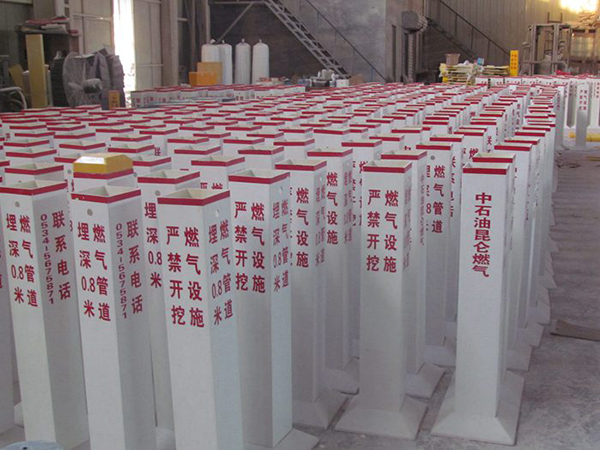 玻璃钢标示桩生产中图片1